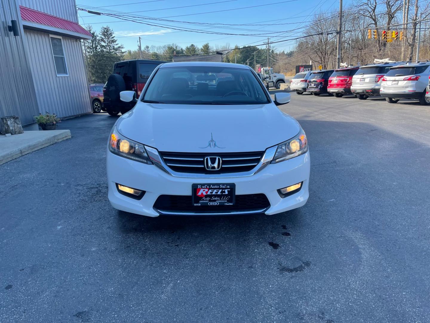 2013 White /Black Honda Accord Sport (1HGCR2F50DA) with an 2.4L I4 DOHC 16V engine, Automatic transmission, located at 547 E. Main St., Orwell, OH, 44076, (440) 437-5893, 41.535435, -80.847855 - This 2013 Honda Accord Sport CVT is a reliable and fuel-efficient sedan. It is powered by a 2.4-liter four-cylinder engine that produces 189 horsepower. The CVT (continuously variable transmission) provides smooth and efficient acceleration. The Accord Sport CVT comes equipped with features such as - Photo#1